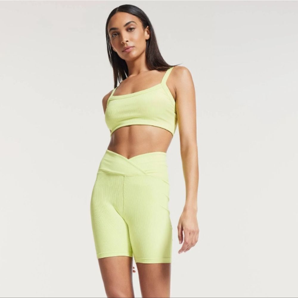 Year of Ours Womens Fitness Workout Bike Short in Yellow Size Medium Crossover - Picture 2 of 5